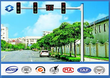 Material Q345 Traffic Signal Pole 6M Height with 11M Single Arm 20 years Warranty