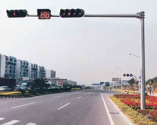 Customized Polygonal Hot Dip Galvanized Traffic Signal Steel Pole
