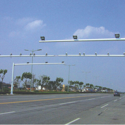 Galvanized Traffic Signal LED Light Poles Weight 10M Steel Pole Good Price