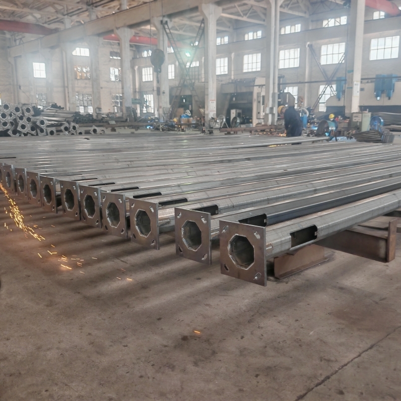 Hongxin Q235 Octagonal Hot-dip Galvanized Street Lighting 25FT Steel ...