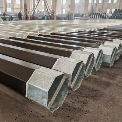 10670mm قطب إضاءة الشارع الجهد المنخفض البيتوم الطلاء الملفوف المعدن عمود الاستخدام
